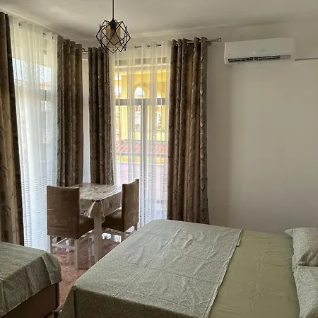 Kalaja Apartment *